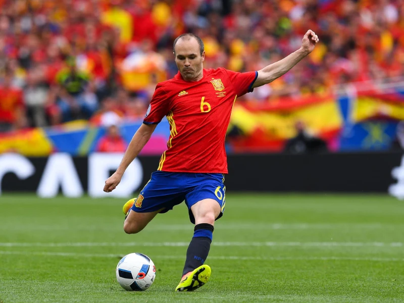 Andres Iniesta - Chân chống của đội tuyển Barcelona
